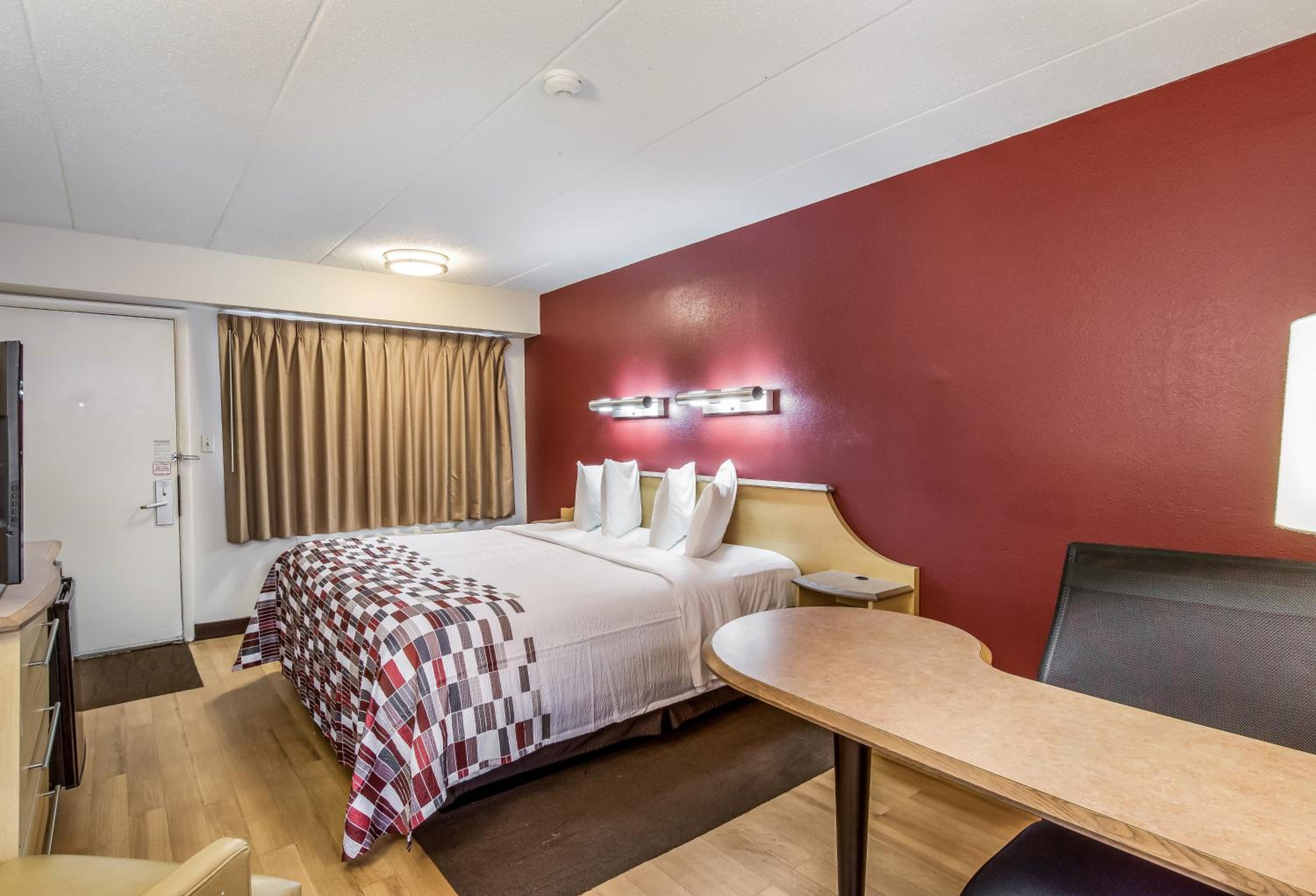 Фото Red Roof Inn Detroit - Plymouth/Canton