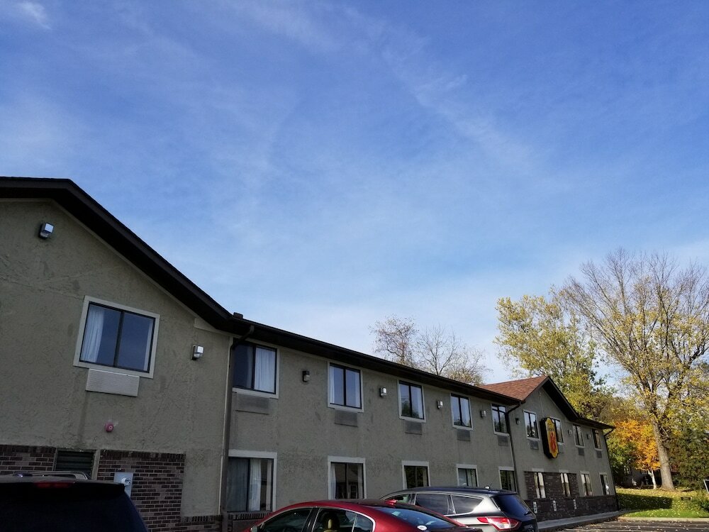 Фото Super 8 by Wyndham Delmont