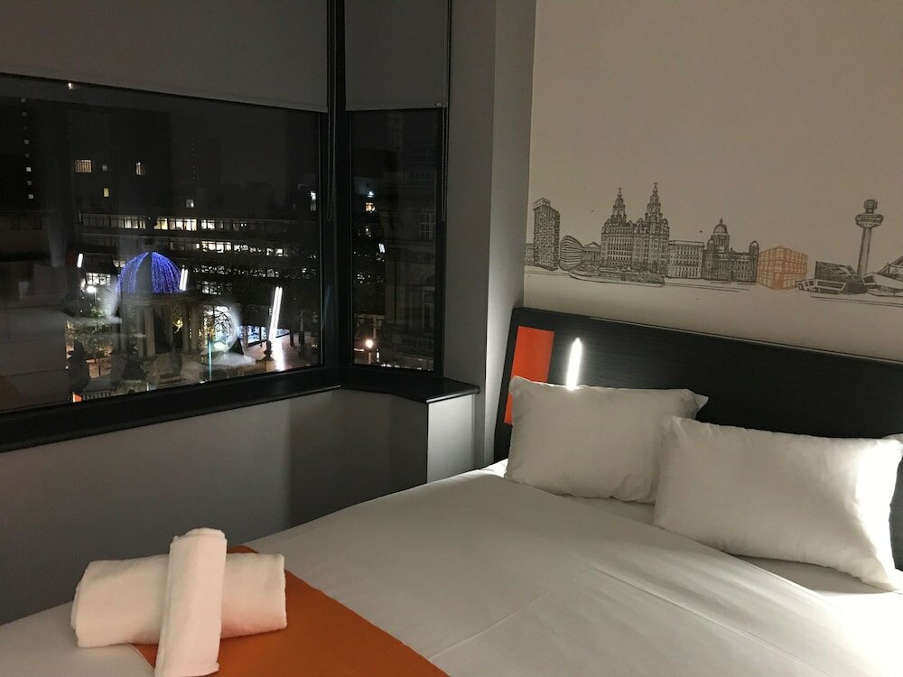 Фото EasyHotel Liverpool City Centre