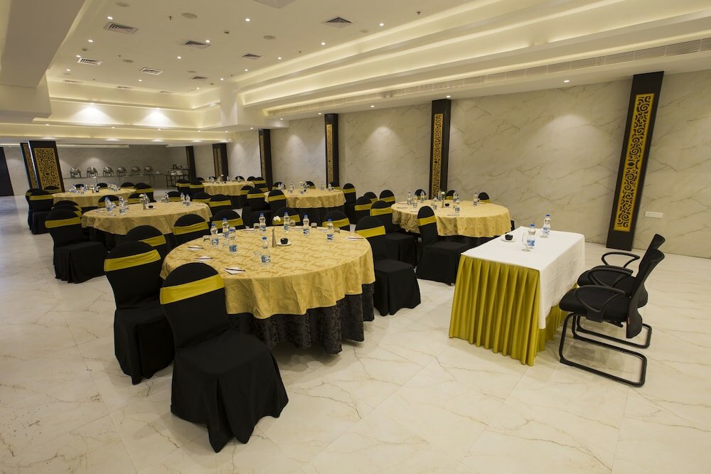 Фото Hash Six Hotels