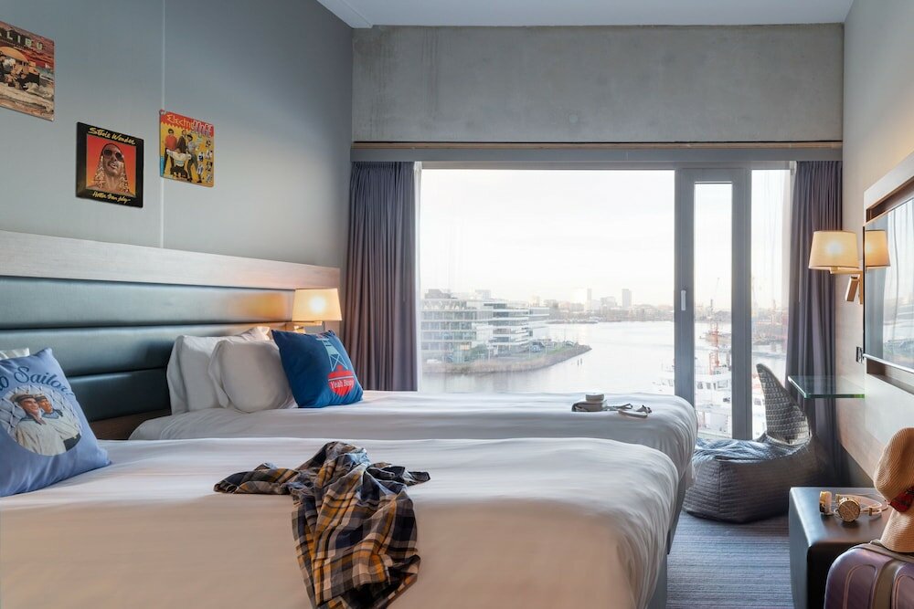 Фото Moxy Amsterdam Houthavens
