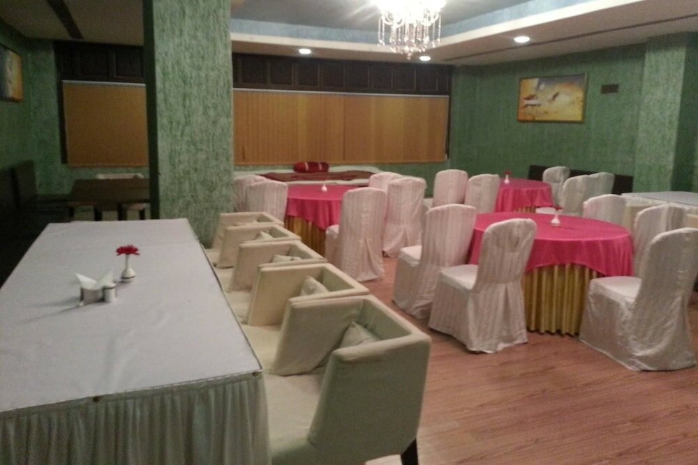 Фото Hotel Patliputra Nirvanaa