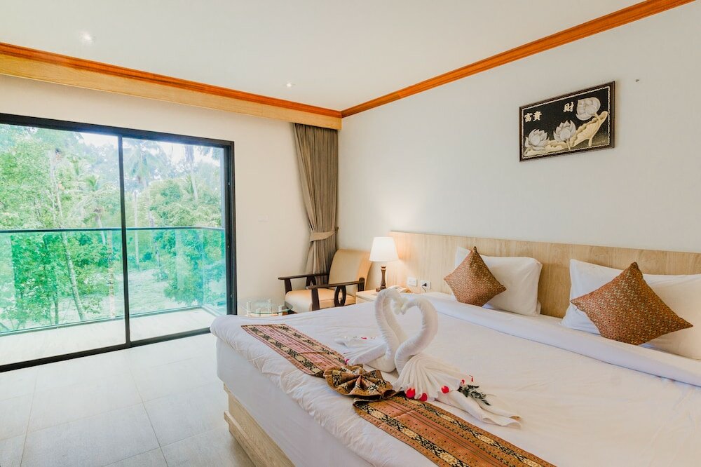 Фото Airport Beach Hotel Phuket