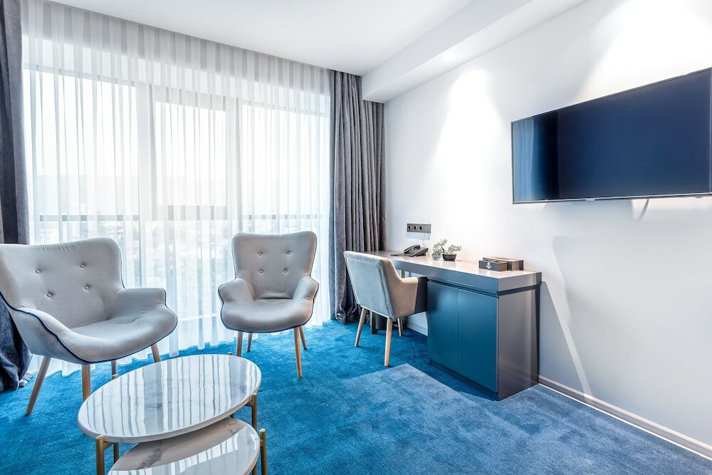 Фото Ramada by Wyndham Tbilisi Old City