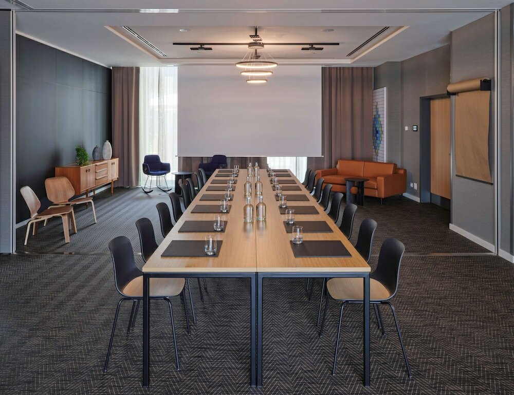 Фото Adina Apartment Hotel Cologne