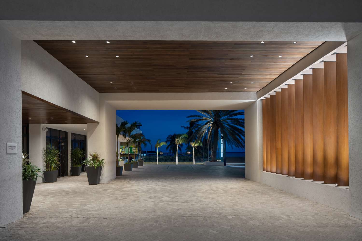 Фото Rok Hotel Kingston Tapestry Collection by Hilton