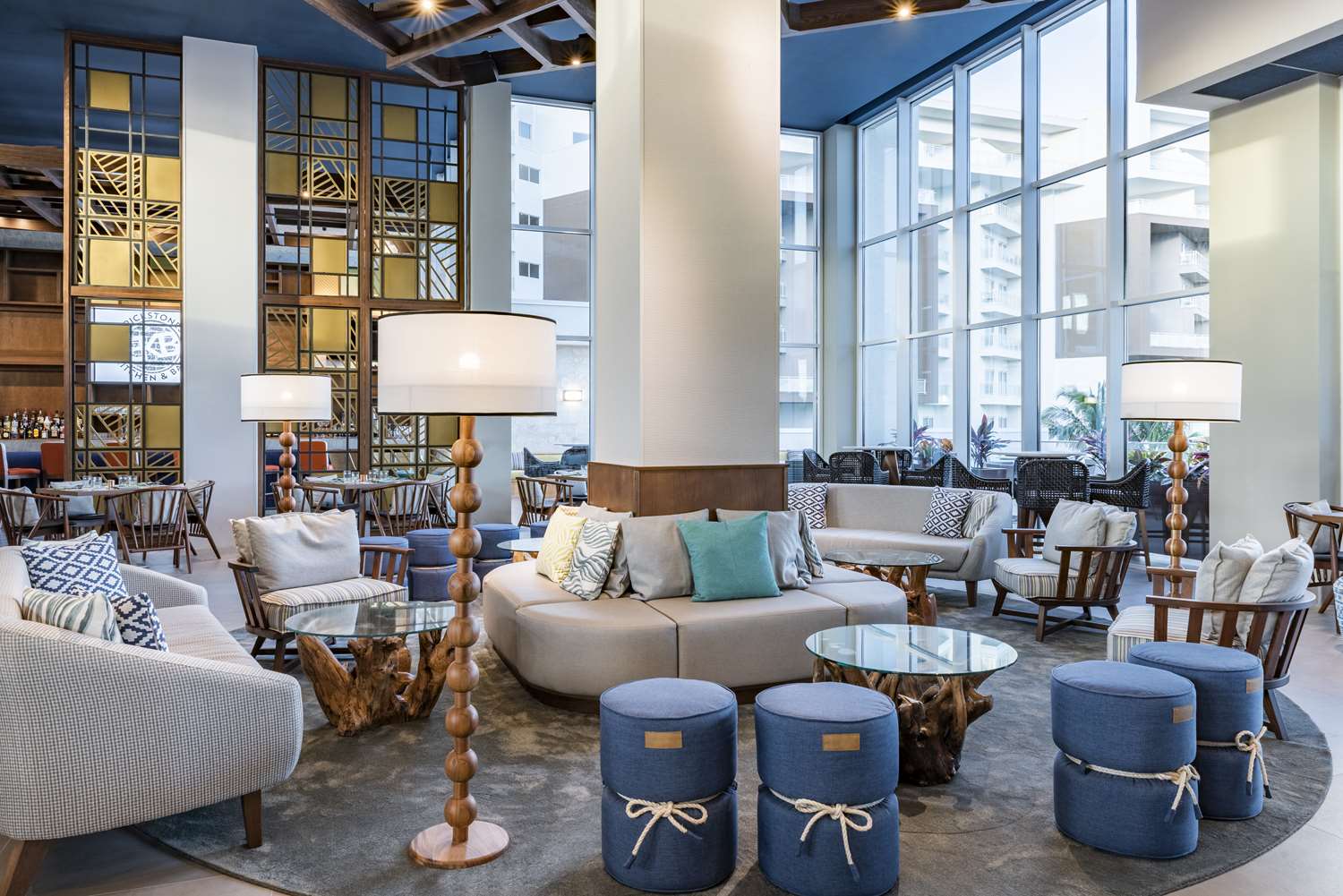 Фото Embassy Suites by Hilton Aruba Resort