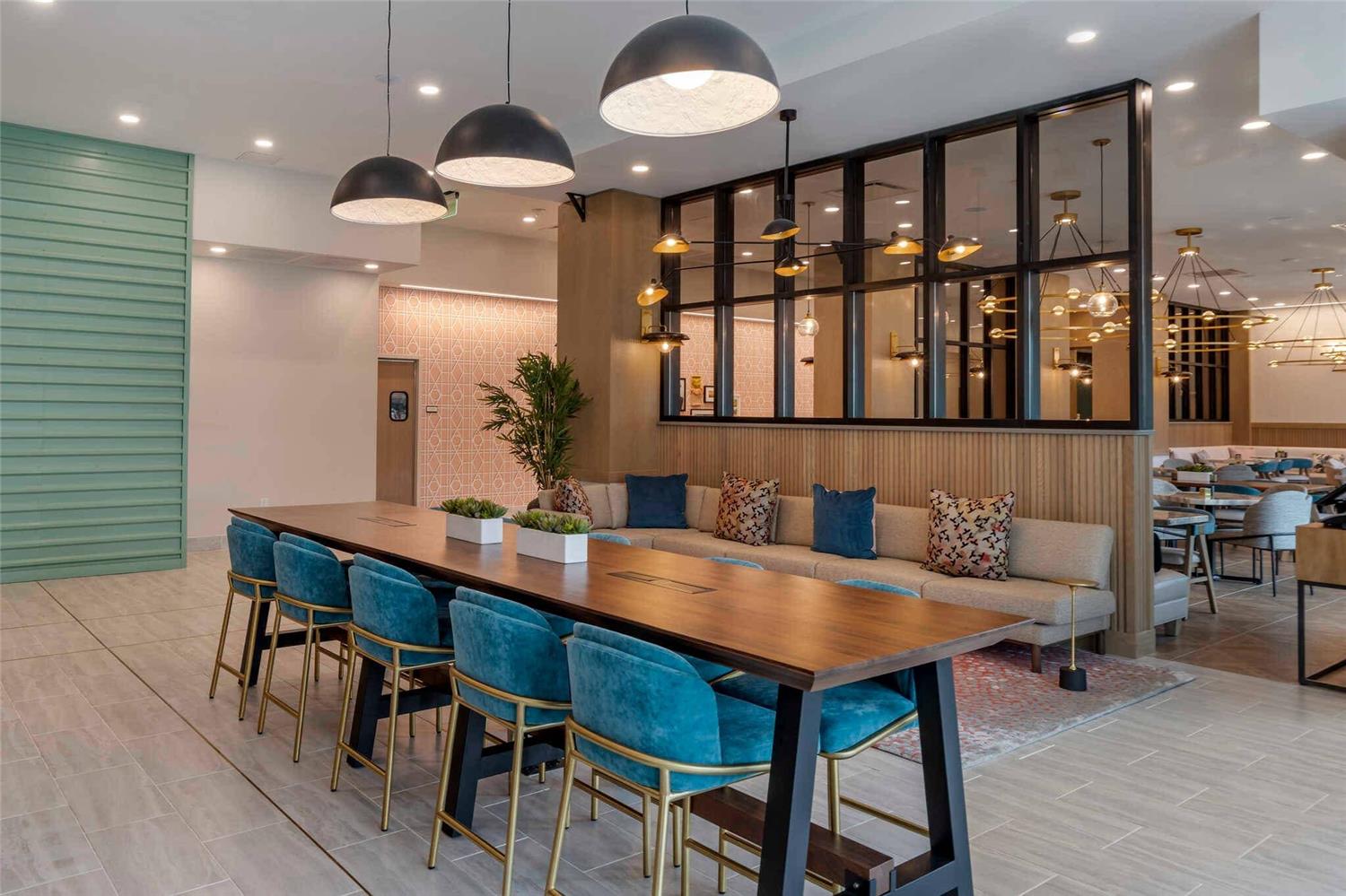 Фото Cambria Hotel Columbia Downtown The Vista