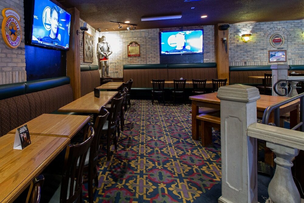 Фото Park West Inn