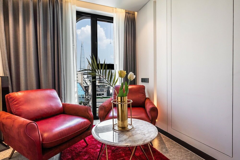 Фото Hotel the Castle Sincheon