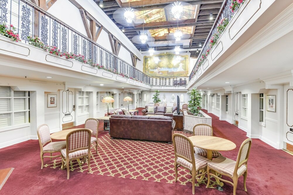 Фото Plaza Suites Downtown New Orleans