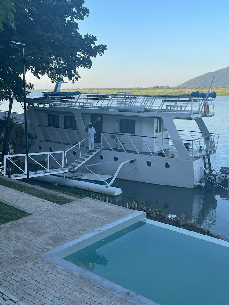 Фото Waters Edge Liwonde