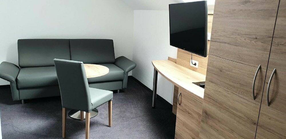 Фото Lilton Hotel Zuffenhausen