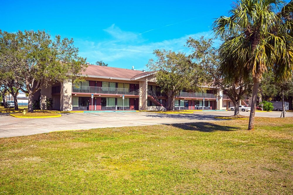 Фото Americas Best Value Inn & Suites Melbourne