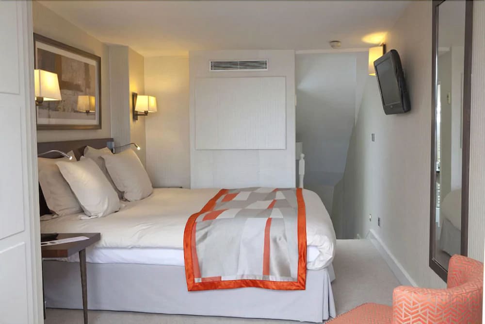 Фото Hôtel Le Sénat