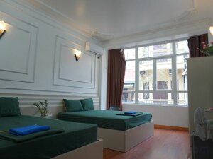 Sword Lake hostel and Spa (8 To Tich Ward, Hang Gai), hotel