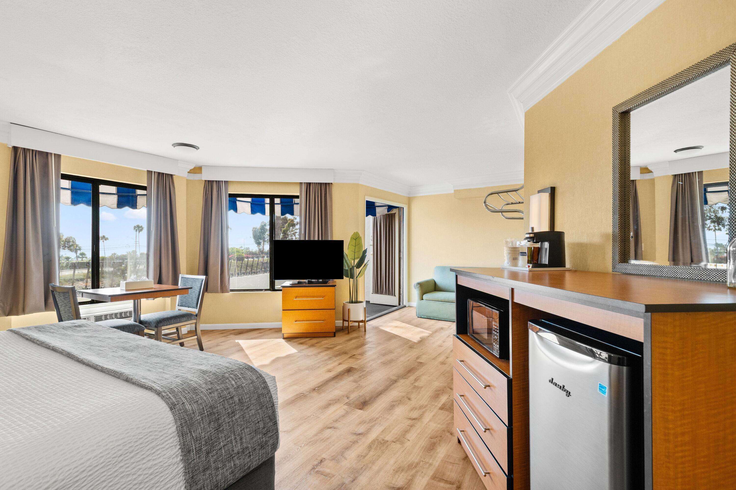 Фото Travelodge by Wyndham San Clemente Beach