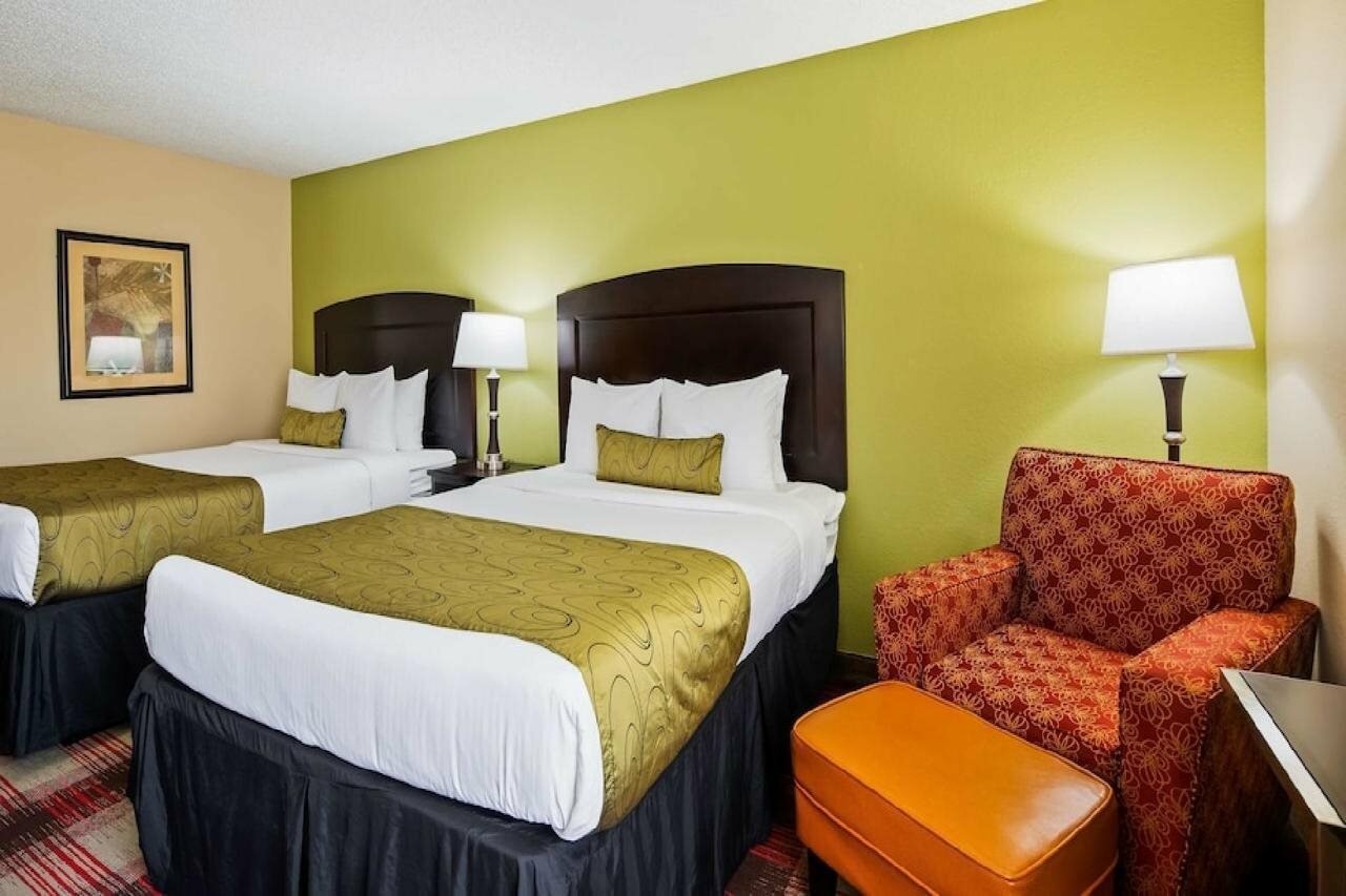 Фото Best Western Plus Addison/Dallas Hotel