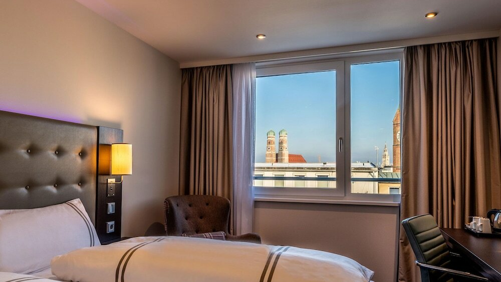 Фото Premier Inn Munich City Centre