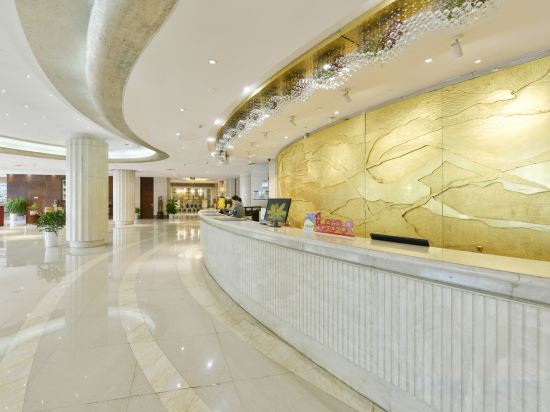 Фото Kunshan Yizui Crown Hotel