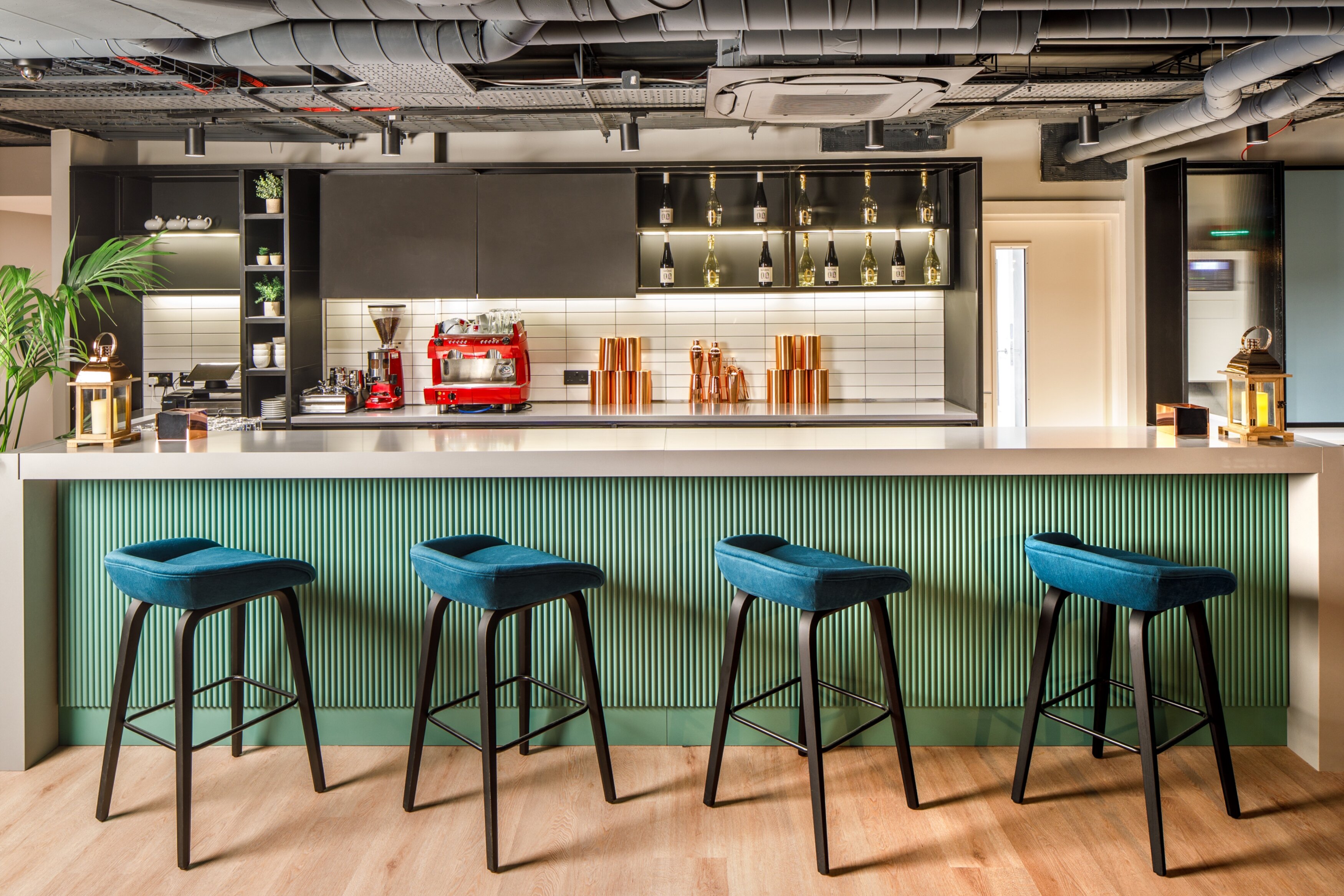 Фото Southgate Hotel London