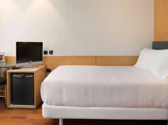 Фото Nh Madrid Paseo de la Habana