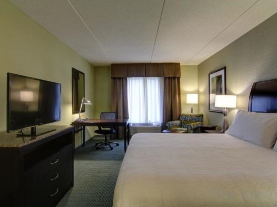 Фото Hilton Garden Inn Woodbridge