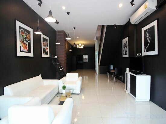 Фото The Artist House