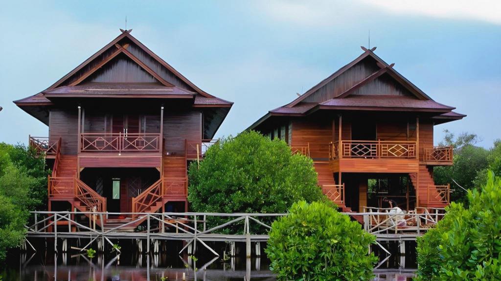Фото RedDoorz Resort @ Taman Wisata Mangrove