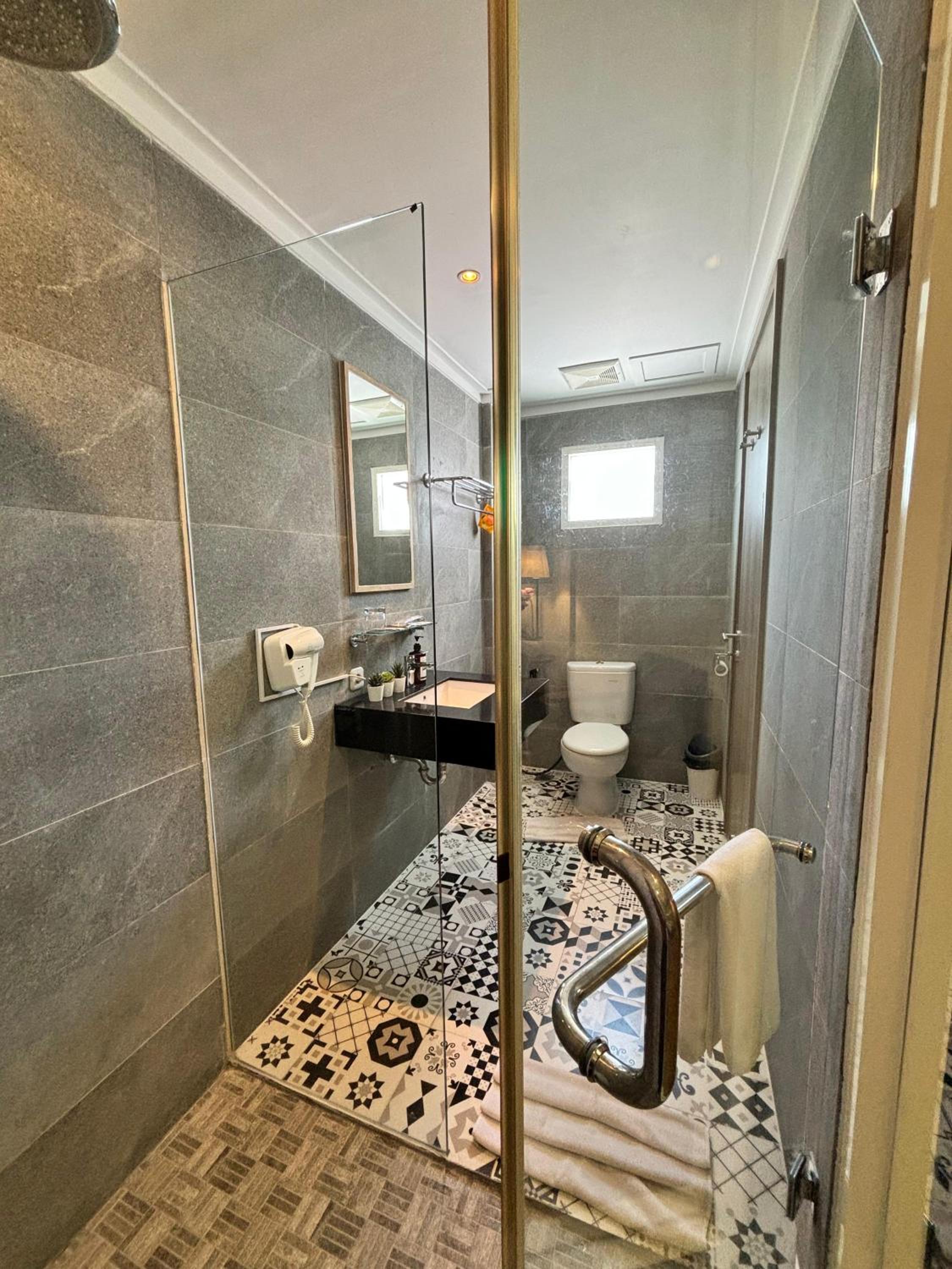 Фото Kaloka Airport Hotel