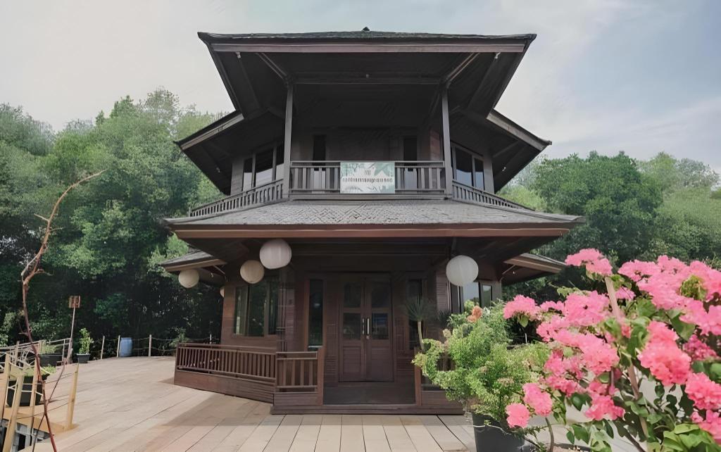 Фото RedDoorz Resort @ Taman Wisata Mangrove