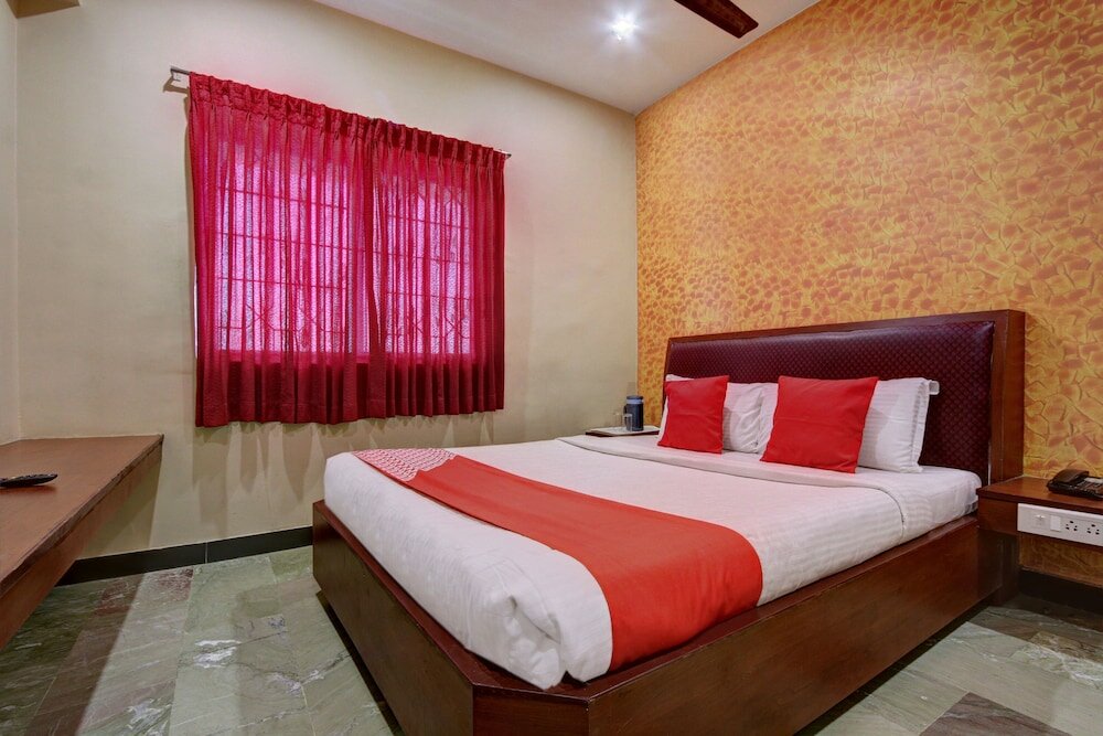 Фото Oyo 11585 Hotel Shreenithi