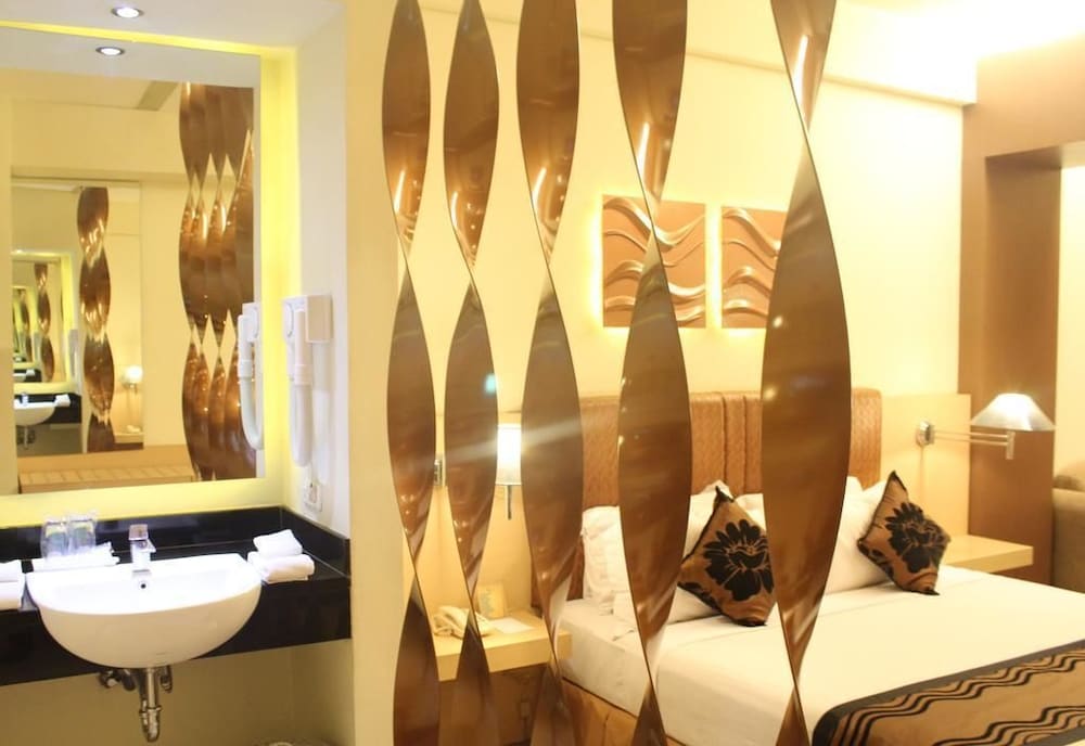 Фото Tychi Hotel