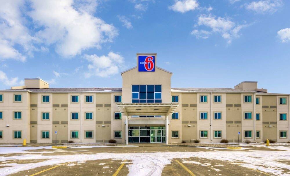 Фото Motel 6 Estevan Sk