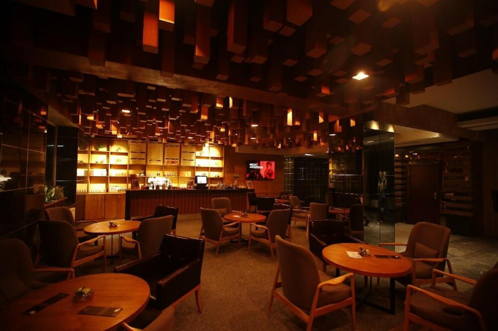 Фото The Corporate Hotel Central