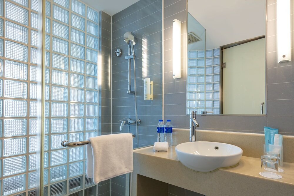 Фото Holiday Inn Express Shanghai Jinqiao Central, an Ihg Hotel