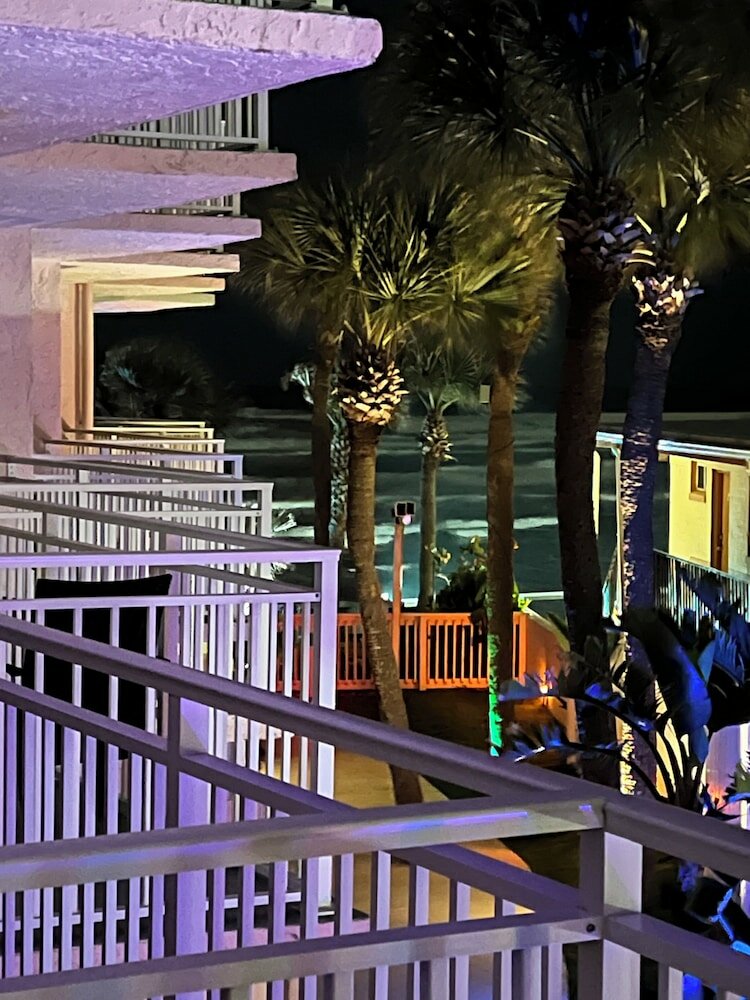 Фото Flamingo Inn Beachfront