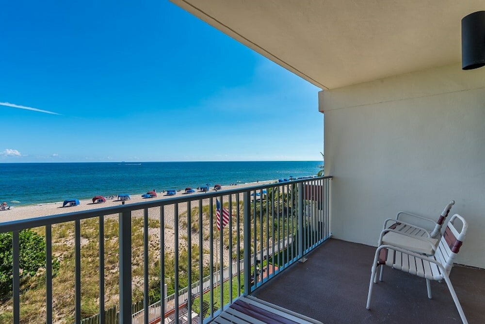 Фото La Costa Beach Club by Capital Vacations