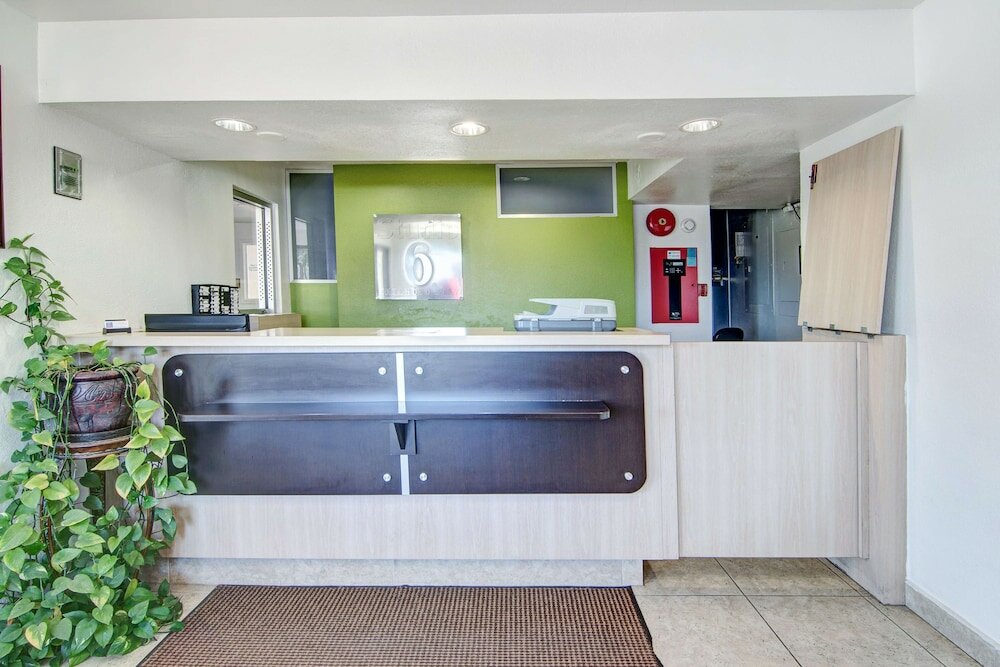 Фото Studio 6 Grand Prairie, Tx