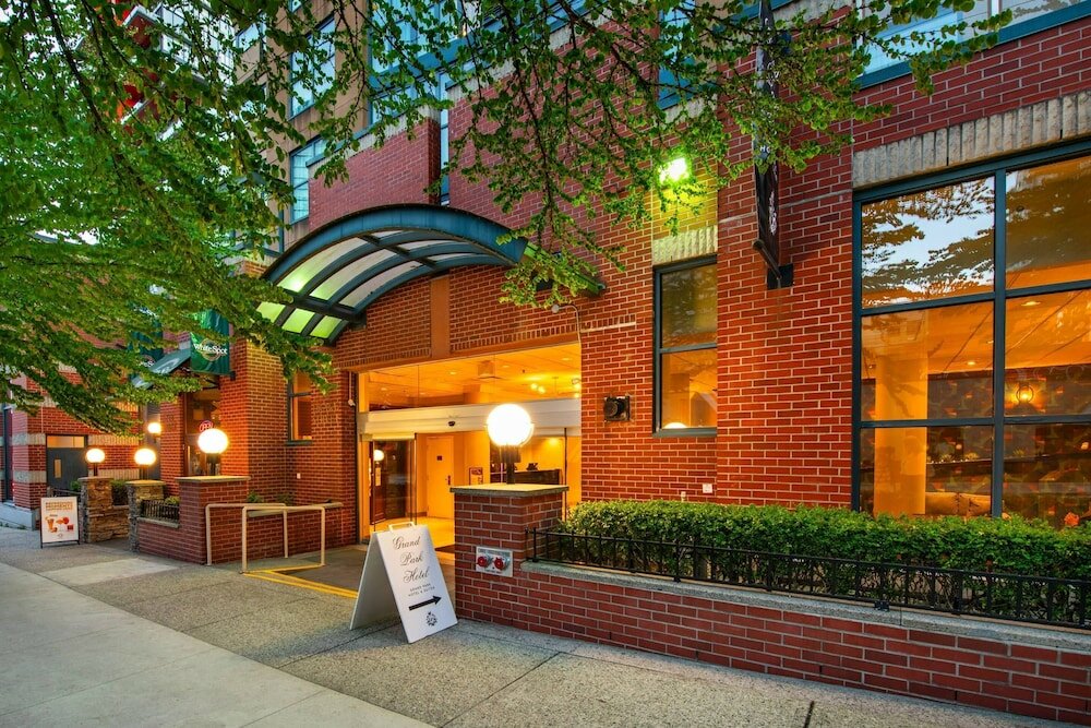 Фото Grand Park Hotel & Suites Downtown Vancouver