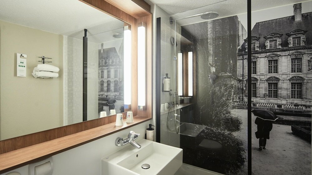 Фото Campanile Cergy Pontoise