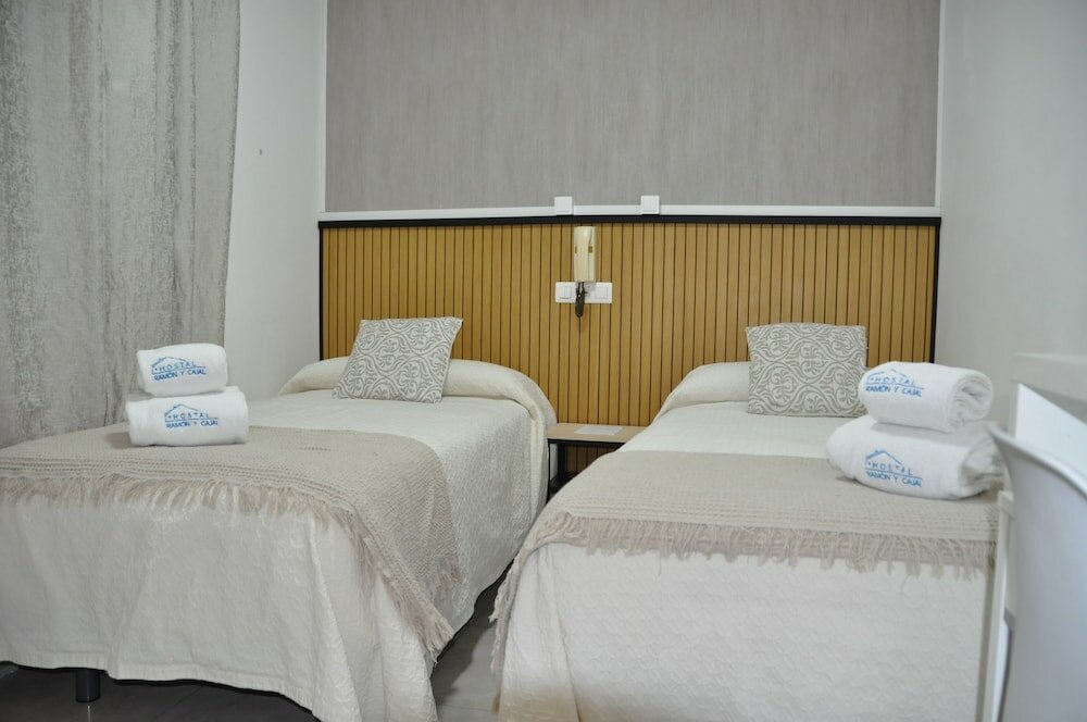 Фото Hostal Ramón y Cajal