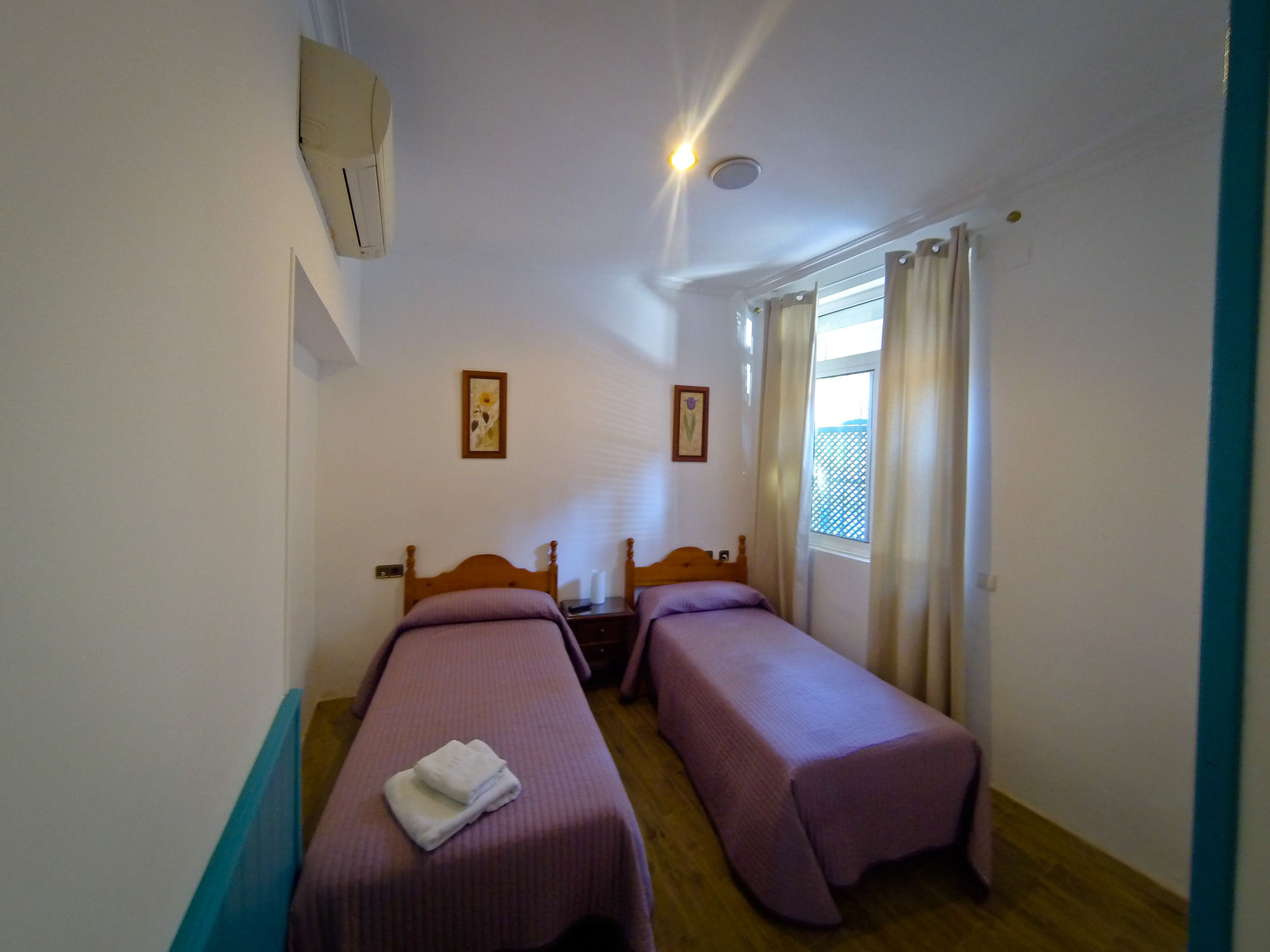 Фото Hostal La Muralla