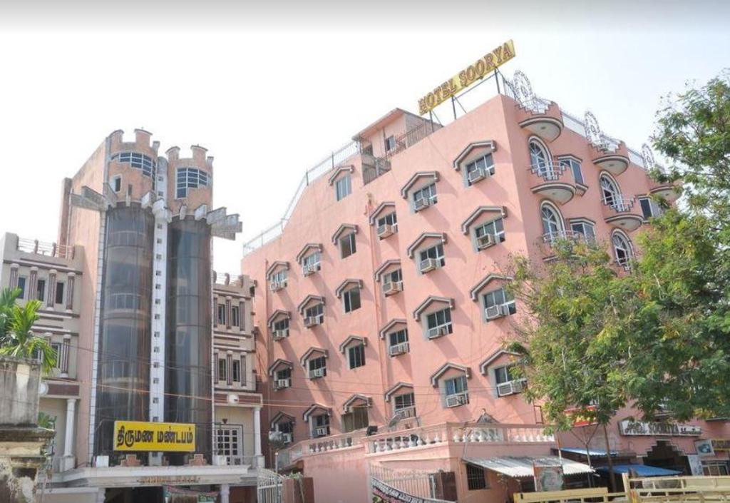 Фото Hotel Soorya International