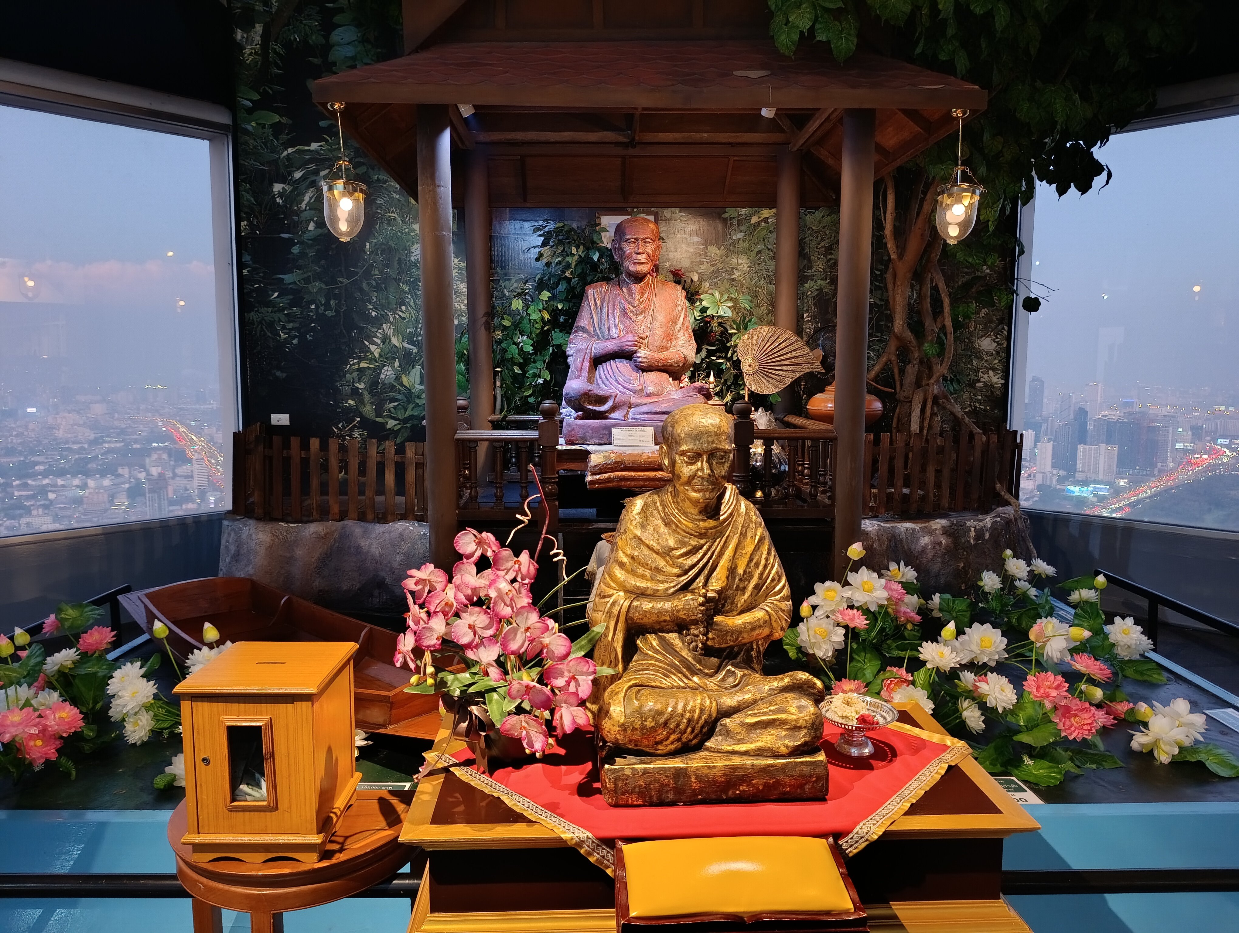 Фото Baiyoke Sky Hotel