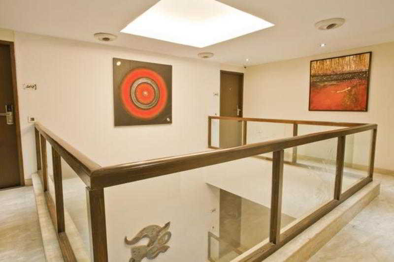 Фото New Leaf Hotel