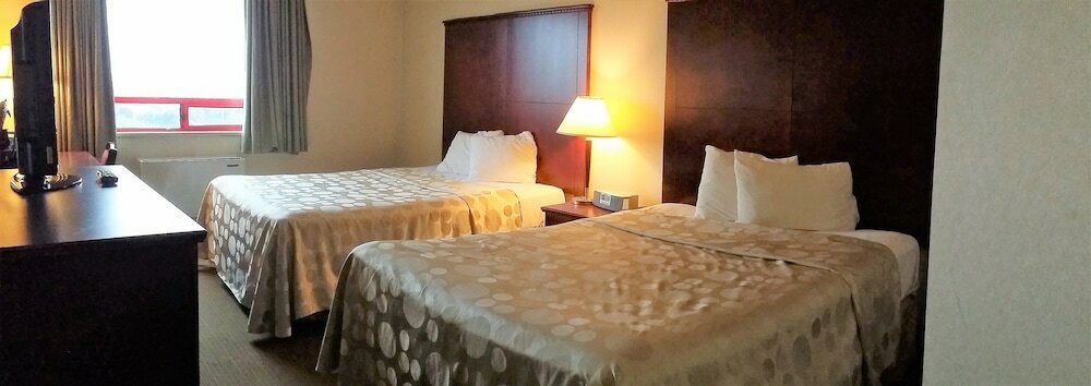 Фото Travelodge by Wyndham Vancouver Airport