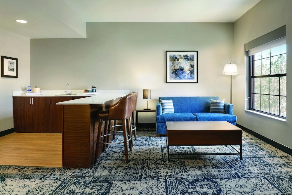 Фото Four Points by Sheraton Raleigh Arena