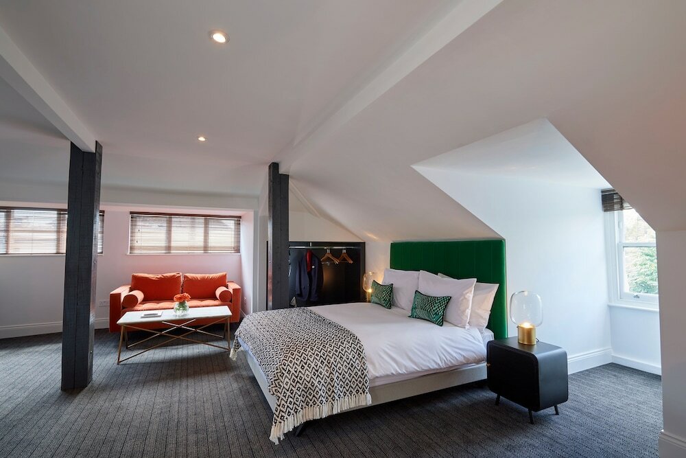 Фото The Lodge Hotel Putney