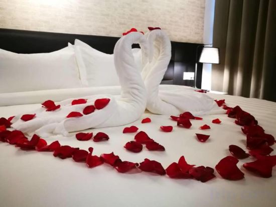 Фото The Granite Luxury Hotel